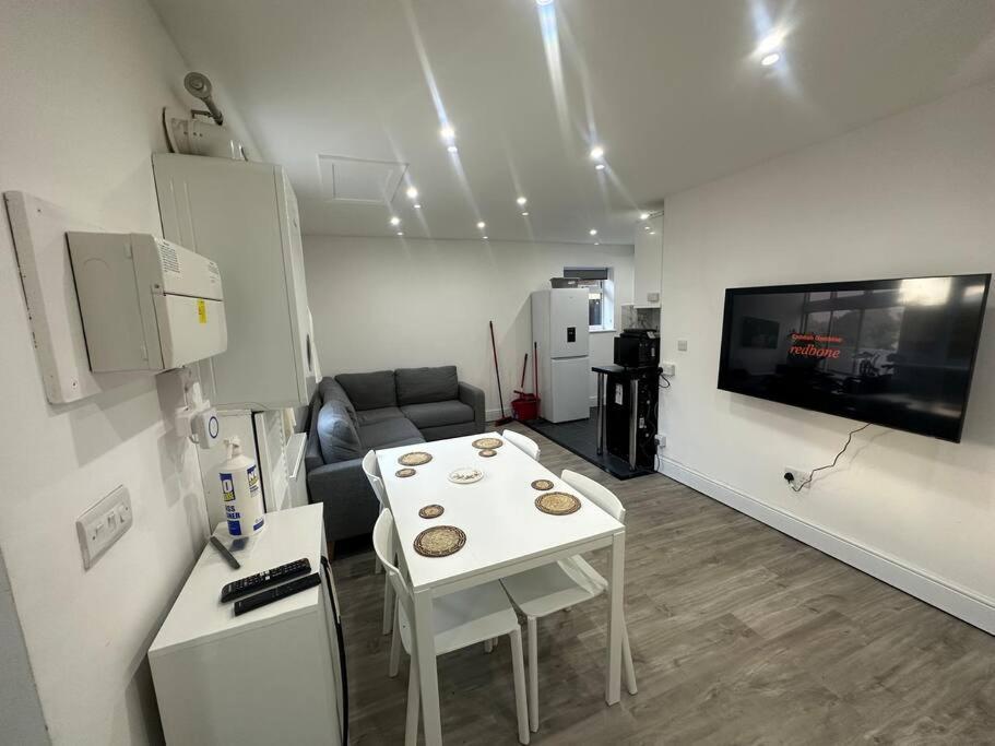 2 Bedroom House,Brownhillrd Se6 London Eksteriør bilde